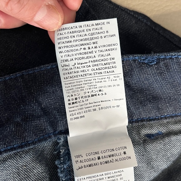 United Colors of Benetton Women’s Loose Short - Made in Italy - Size 6 - Picture 9 of 9